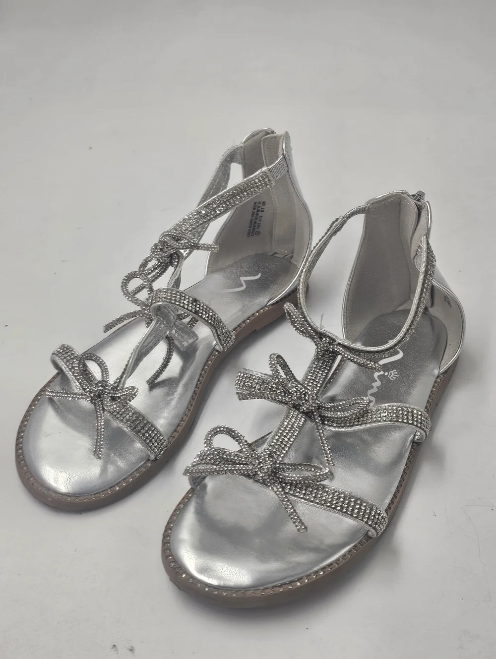 Nina Kids Solace Silver Rhinestone Bow Sandals Youth Size 2 Dress Shoes